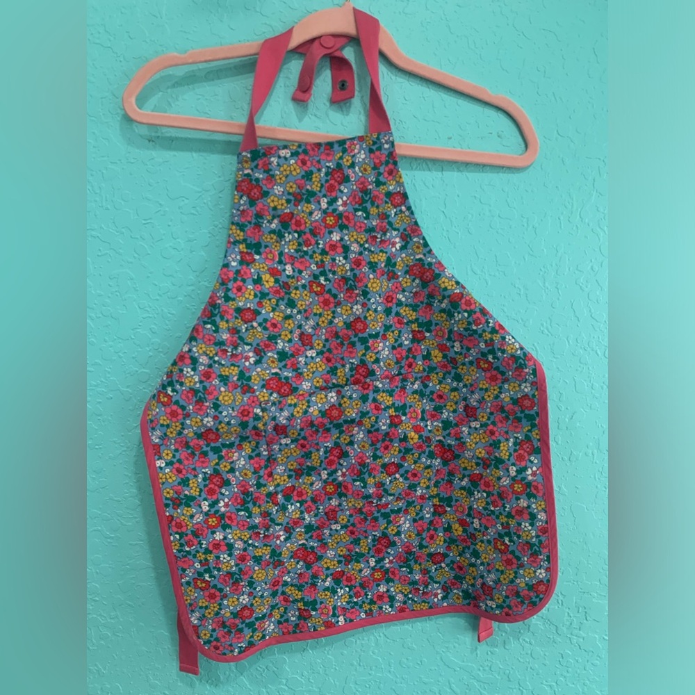 Boden Light Floral Apron with Pink Trim S 4-8 y cooking chef dress up girls